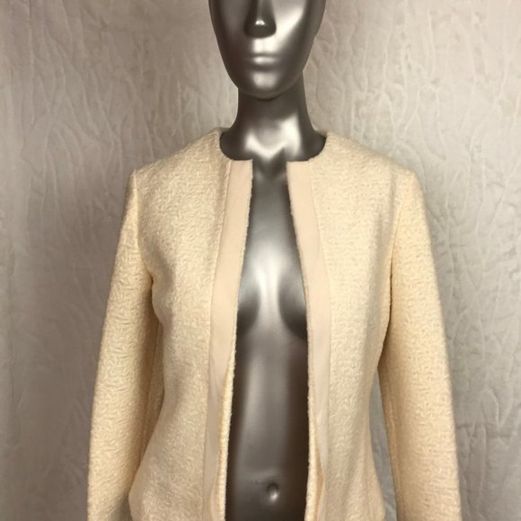 Elegant Cream Women's Jacket - Picture 1 of 6